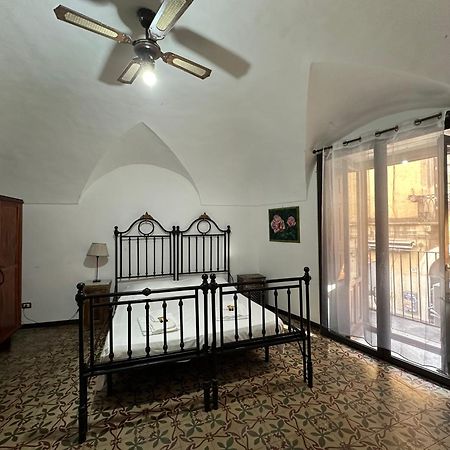 Appartamento Oldtown Centro Storico Catania Bagian luar foto